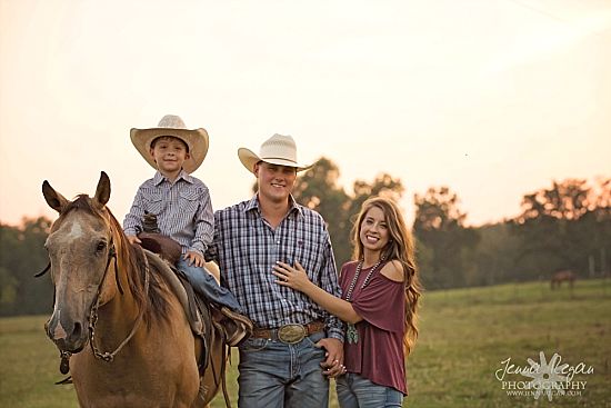 engagement photos with family and horse